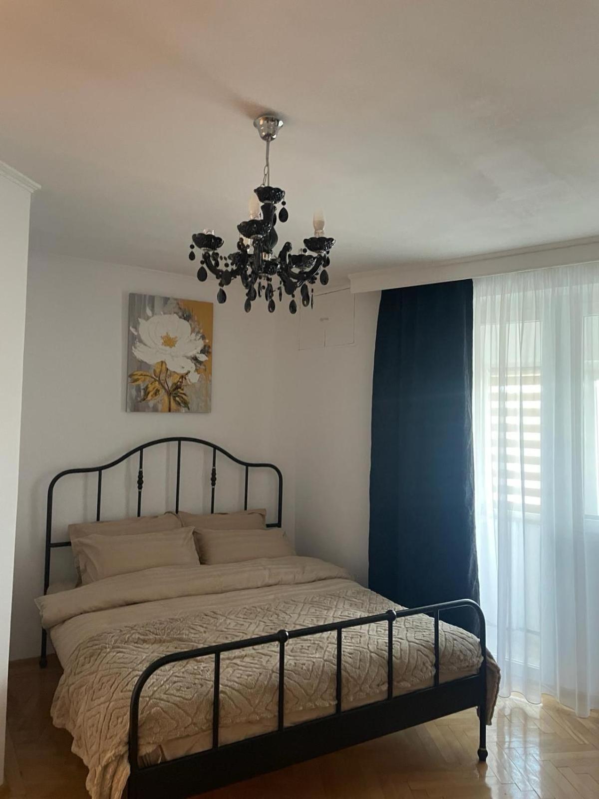 בוקרשט Emm Apartament - 100M Parc Si Metrou Tinererului מראה חיצוני תמונה