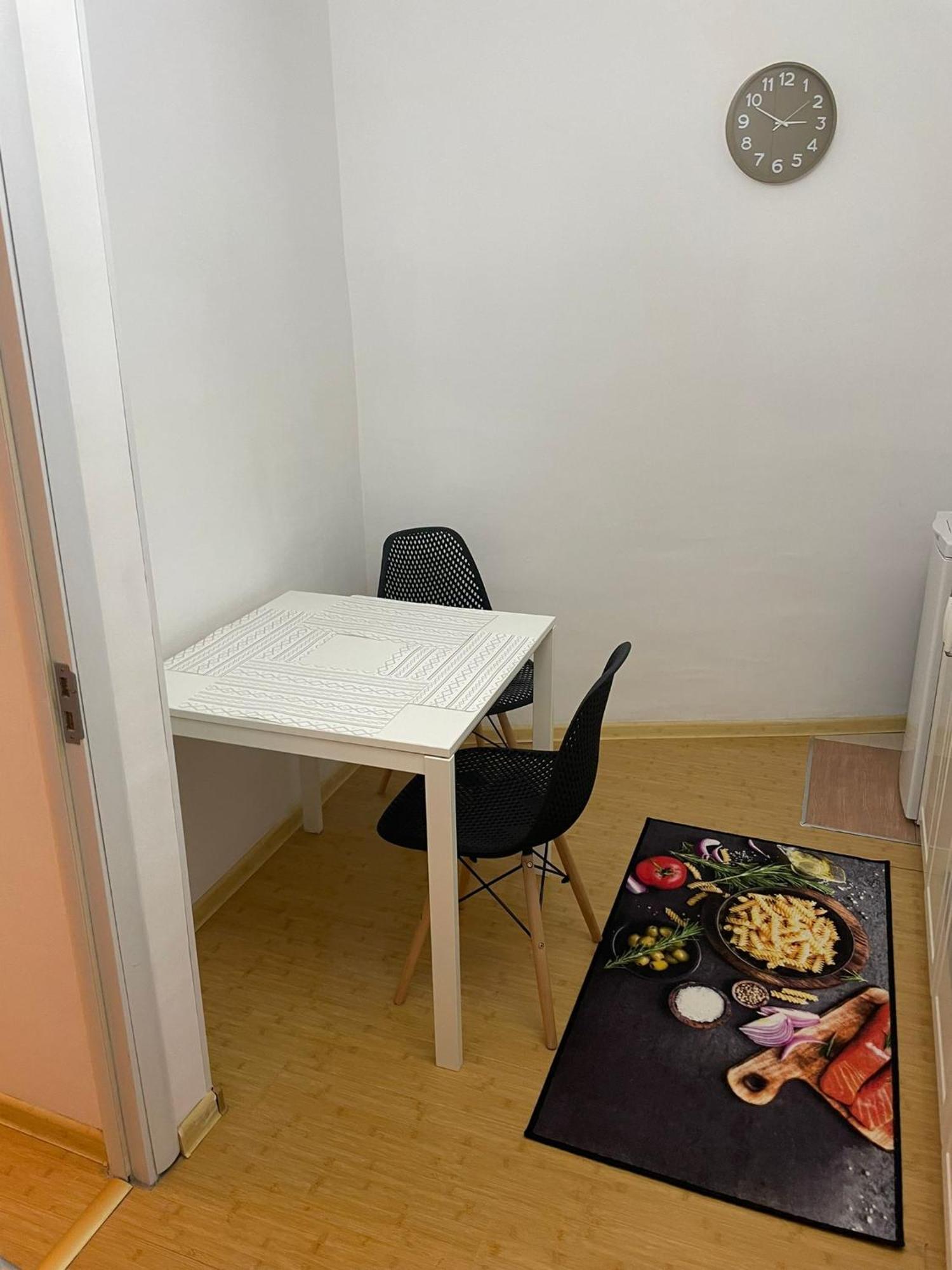 בוקרשט Emm Apartament - 100M Parc Si Metrou Tinererului מראה חיצוני תמונה