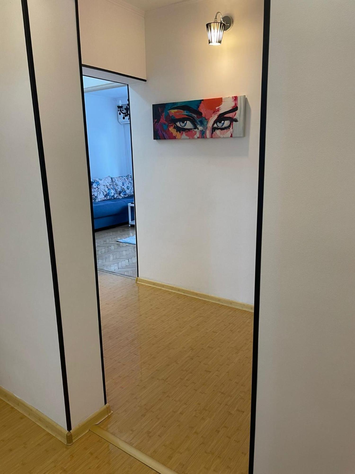בוקרשט Emm Apartament - 100M Parc Si Metrou Tinererului מראה חיצוני תמונה