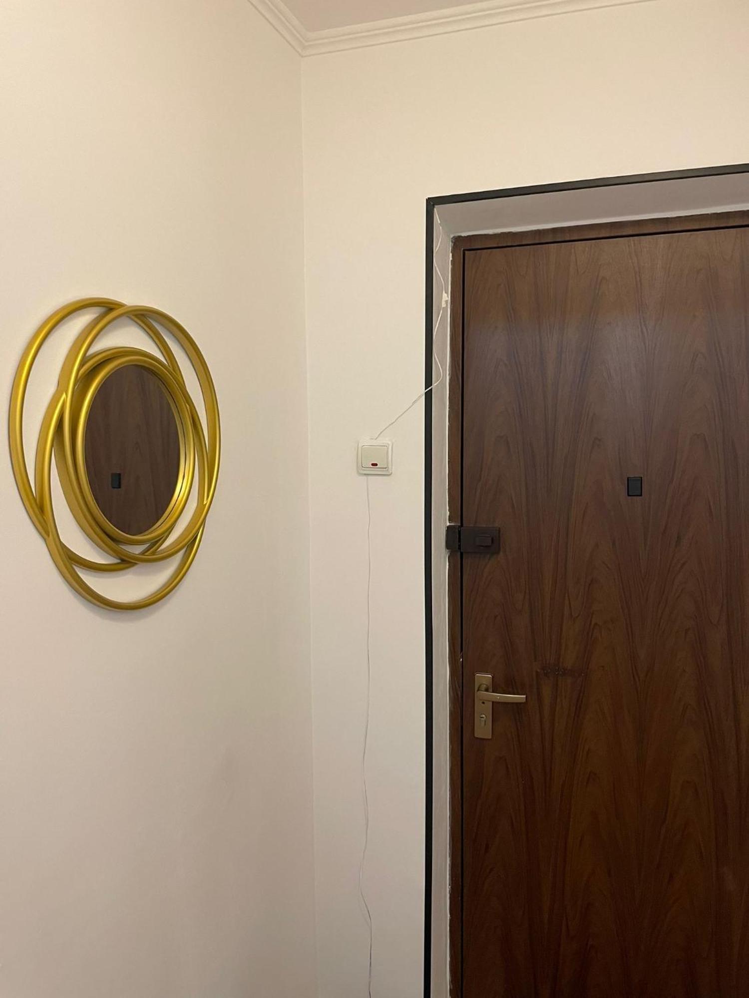 בוקרשט Emm Apartament - 100M Parc Si Metrou Tinererului מראה חיצוני תמונה