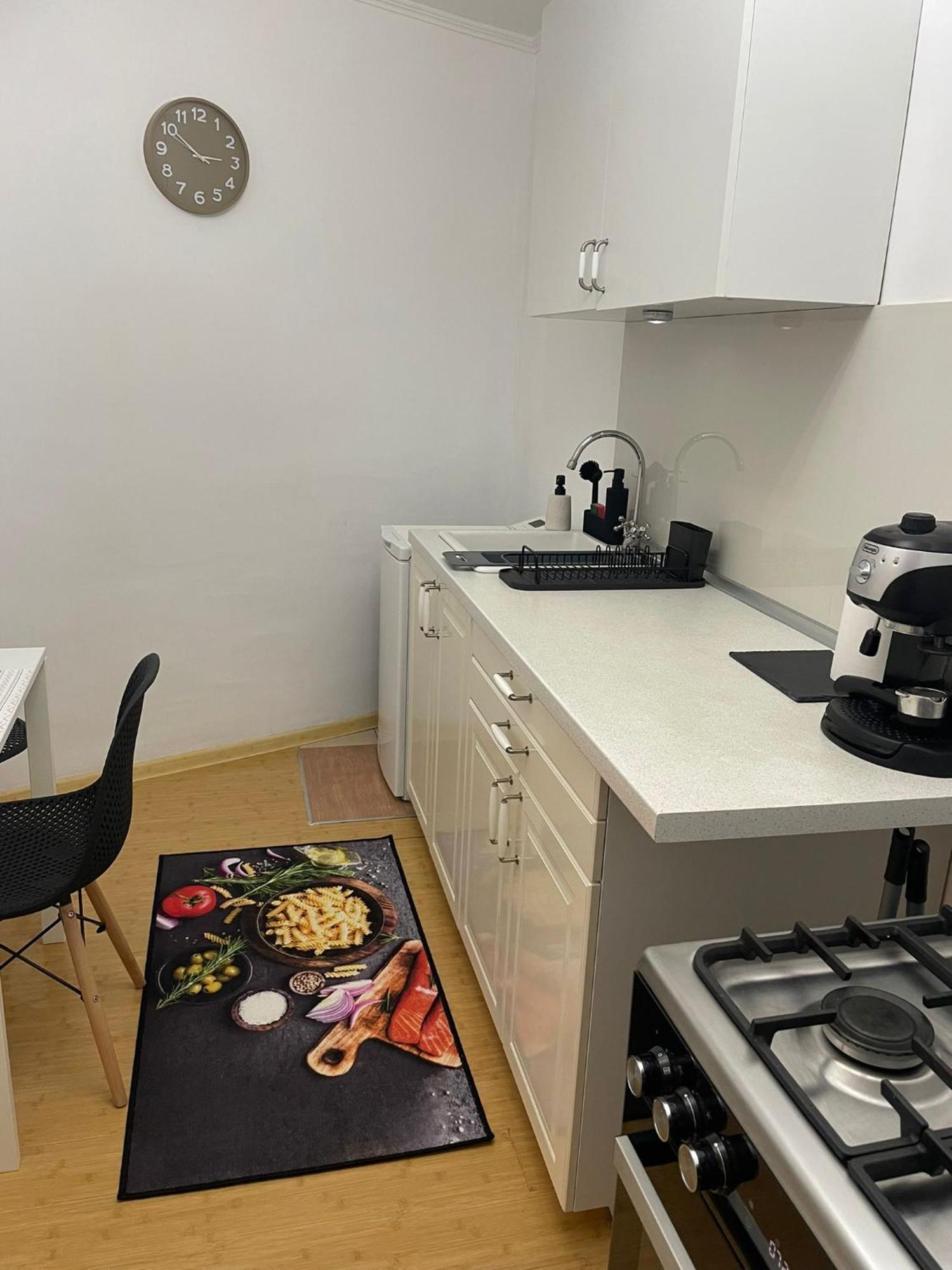 בוקרשט Emm Apartament - 100M Parc Si Metrou Tinererului מראה חיצוני תמונה