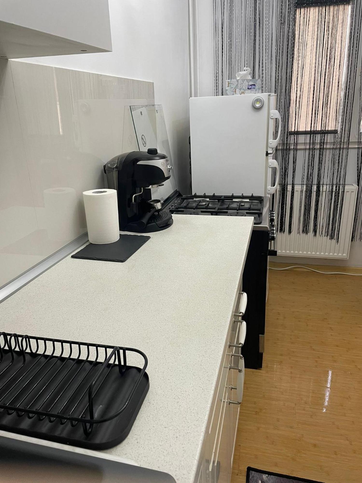 בוקרשט Emm Apartament - 100M Parc Si Metrou Tinererului מראה חיצוני תמונה
